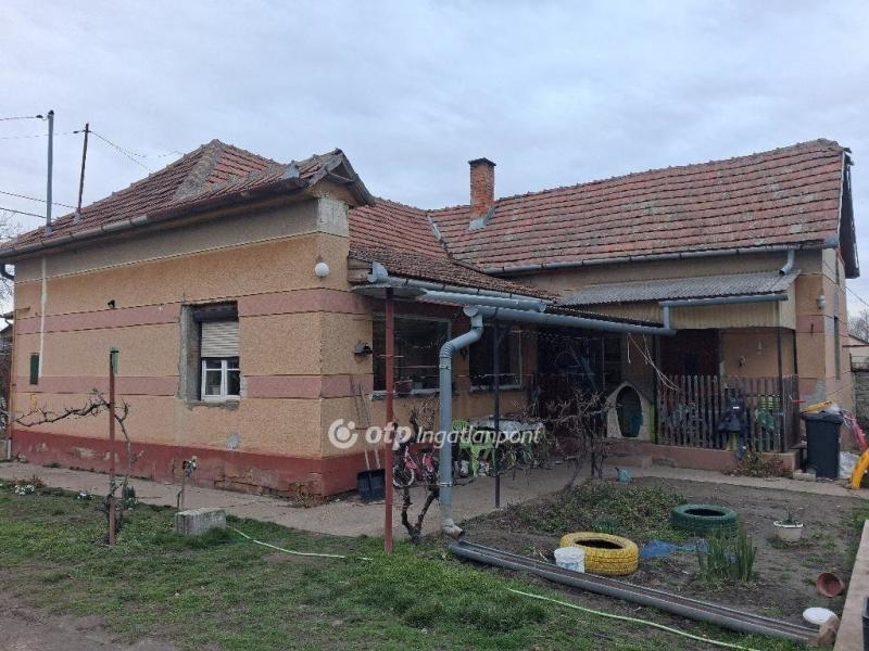 Eladó családi ház Pálmonostora