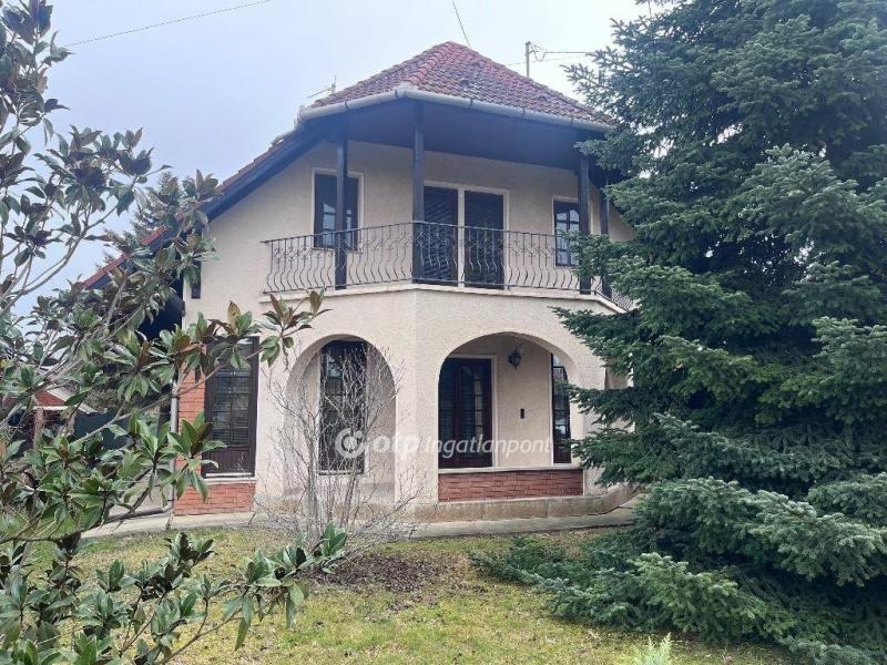 Eladó családi ház Szeged