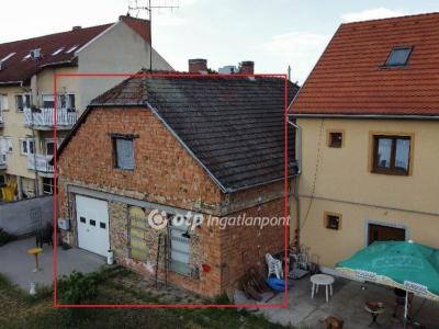 Eladó családi ház Szeged