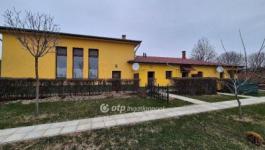 Eladó lakás Szentes