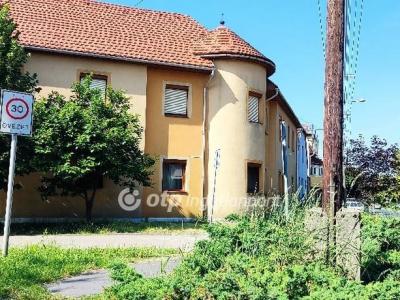Eladó családi ház Szeged