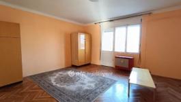 Eladó lakás Csongrád