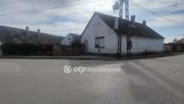 Eladó családi ház Decs