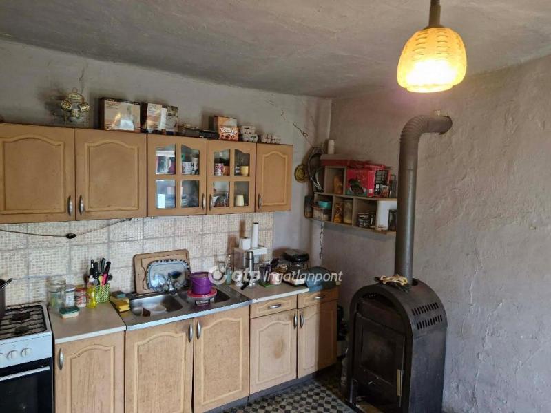 Eladó családi ház Szakály