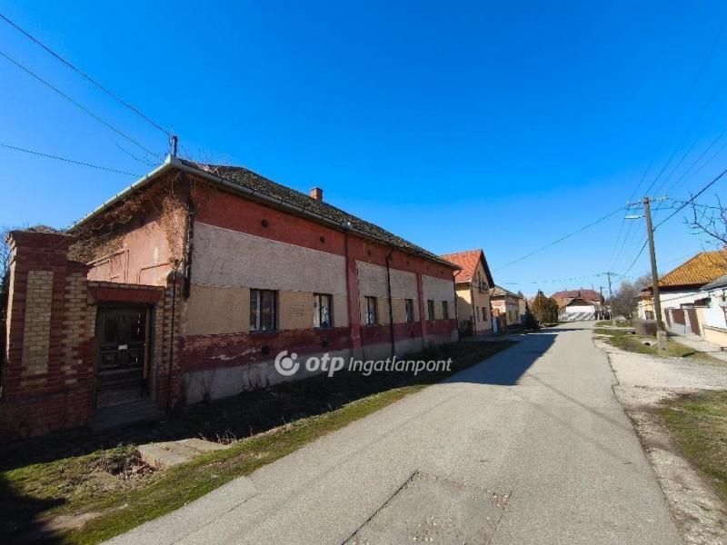 Eladó lakás Kunszentmárton