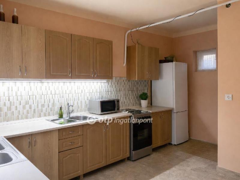 Eladó családi ház Cegléd