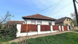 Eladó családi ház Abony