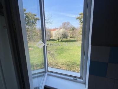 Eladó lakás Komló