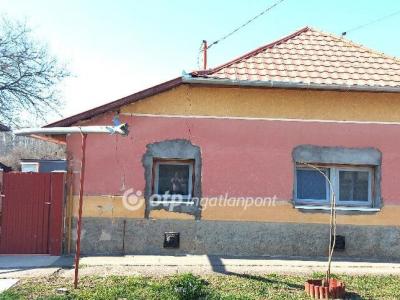 Eladó családi ház Kunszentmárton