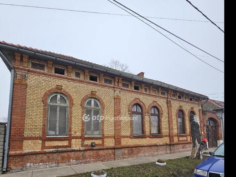 Eladó lakás Kunszentmárton