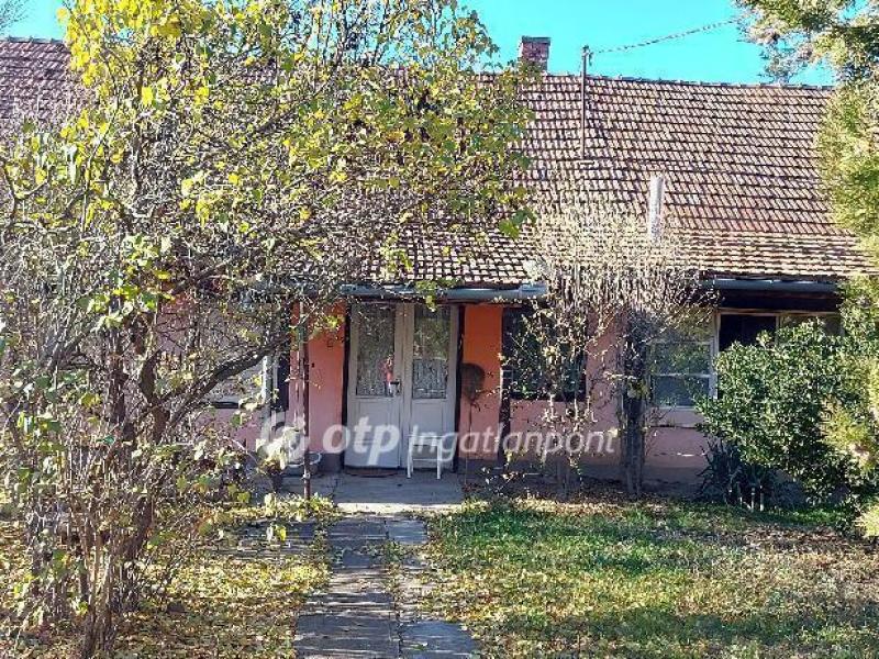 Eladó családi ház Szarvas