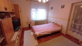 Eladó családi ház Csongrád