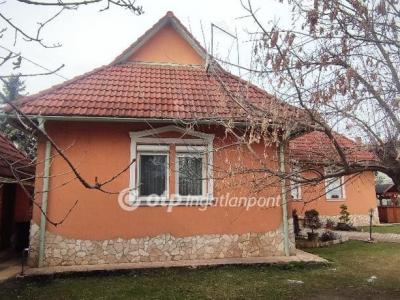 Eladó családi ház Szolnok