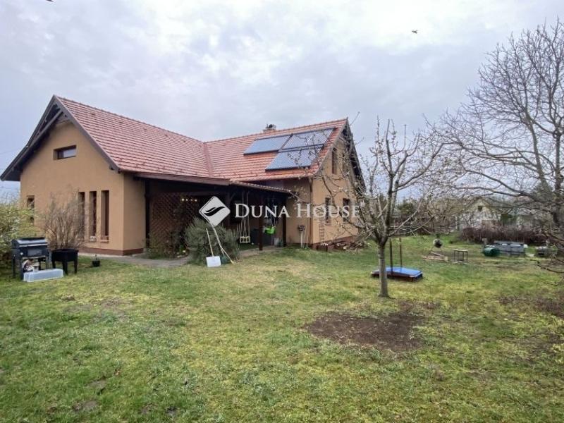 Eladó családi ház Tápióbicske