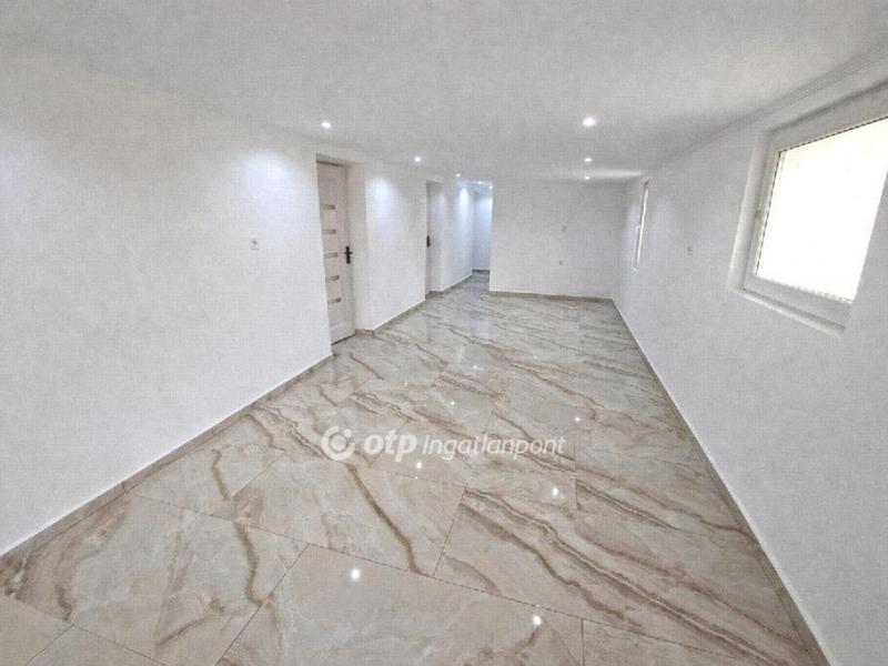 Eladó családi ház Csongrád