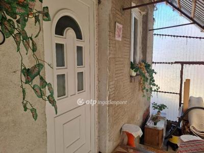 Eladó családi ház Kiszombor
