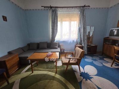 Eladó lakás Mezőhegyes