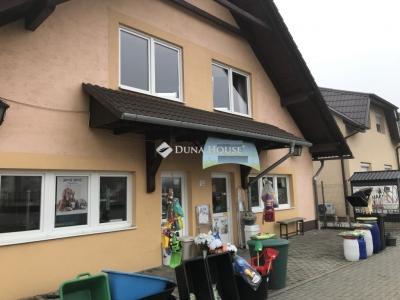 Eladó családi ház Nagyvenyim