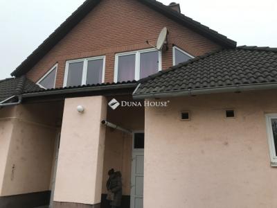 Eladó családi ház Nagyvenyim
