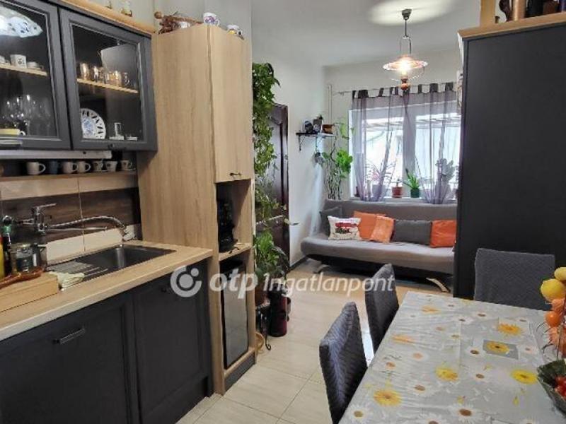 Eladó családi ház Szilsárkány