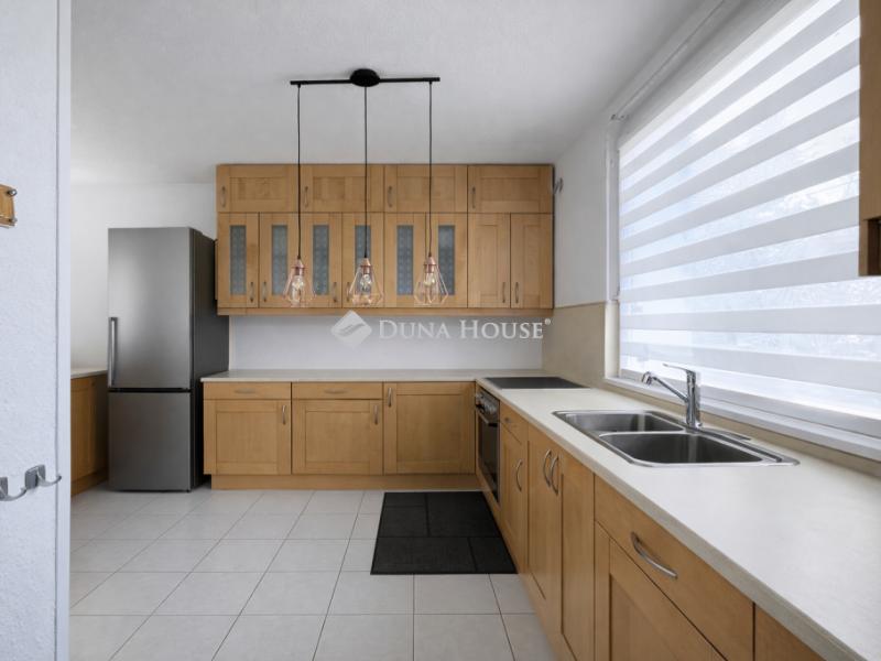 Eladó családi ház Pomáz