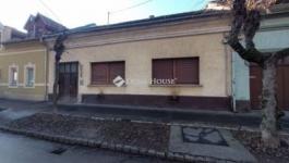 Eladó családi ház Vác