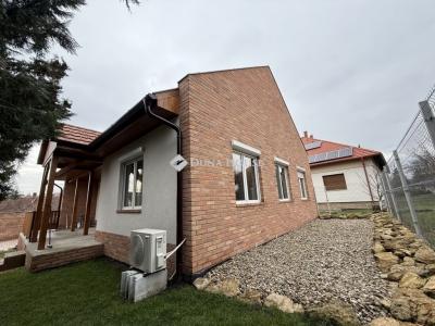 Eladó családi ház Pomáz