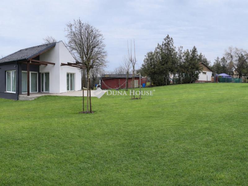 Eladó családi ház Őrbottyán