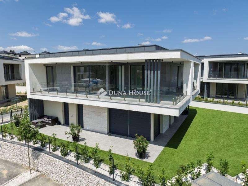 Eladó lakás Törökbálint