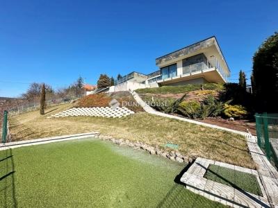 Eladó családi ház Pécs