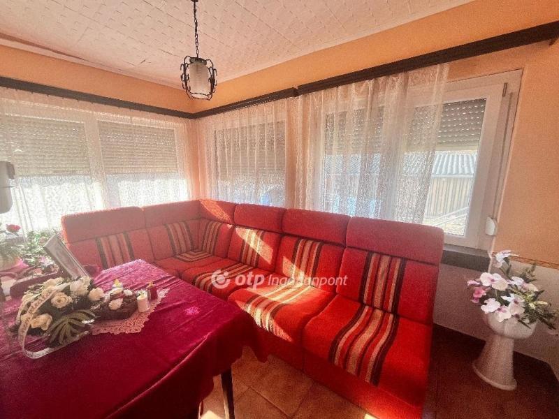 Eladó családi ház Szomolya