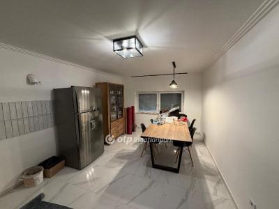 Eladó családi ház Eger