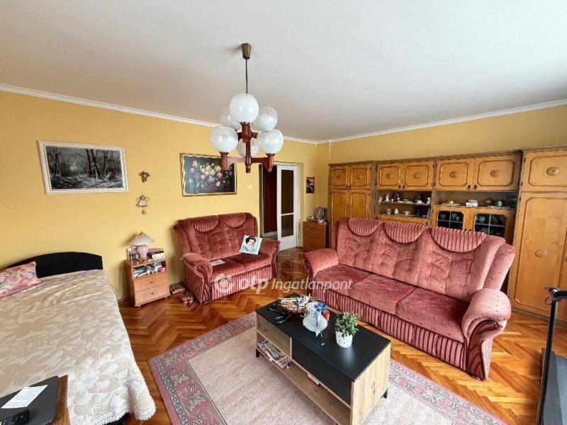 Eladó családi ház Eger