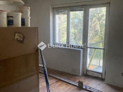 Eladó lakás Komló