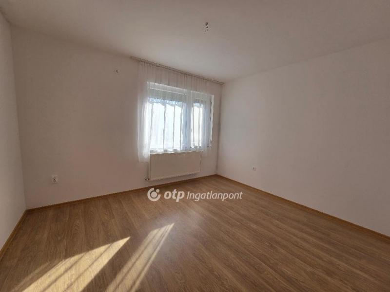 Eladó lakás Szentes