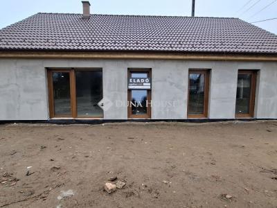 Eladó családi ház Erdőkertes
