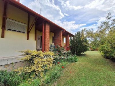 Eladó családi ház Alsóörs