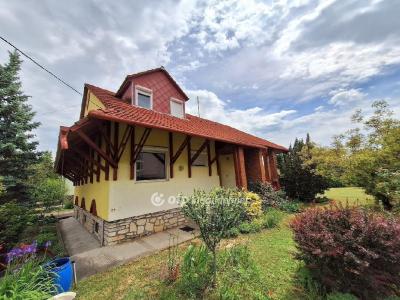 Eladó családi ház Alsóörs