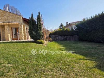 Eladó családi ház Diósd