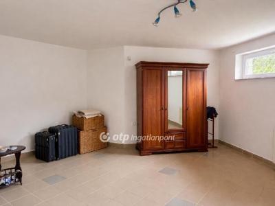 Eladó családi ház Budakeszi