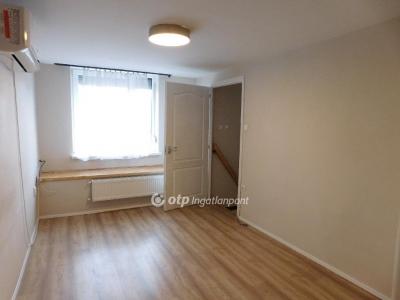 Eladó családi ház Budapest