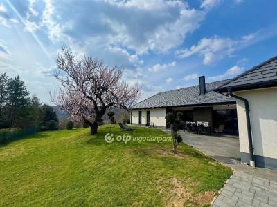 Eladó családi ház Pécs