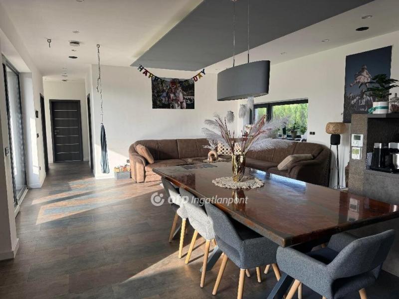 Eladó családi ház Pécs