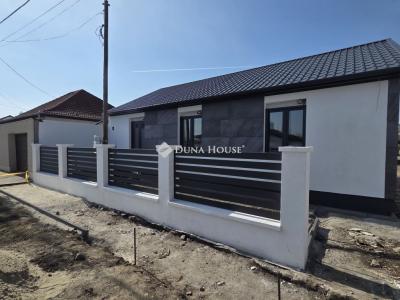 Eladó családi ház Szolnok