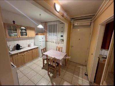 Eladó lakás Szekszárd