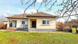 Eladó családi ház Abony