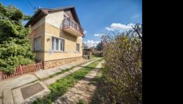 Eladó családi ház Budapest