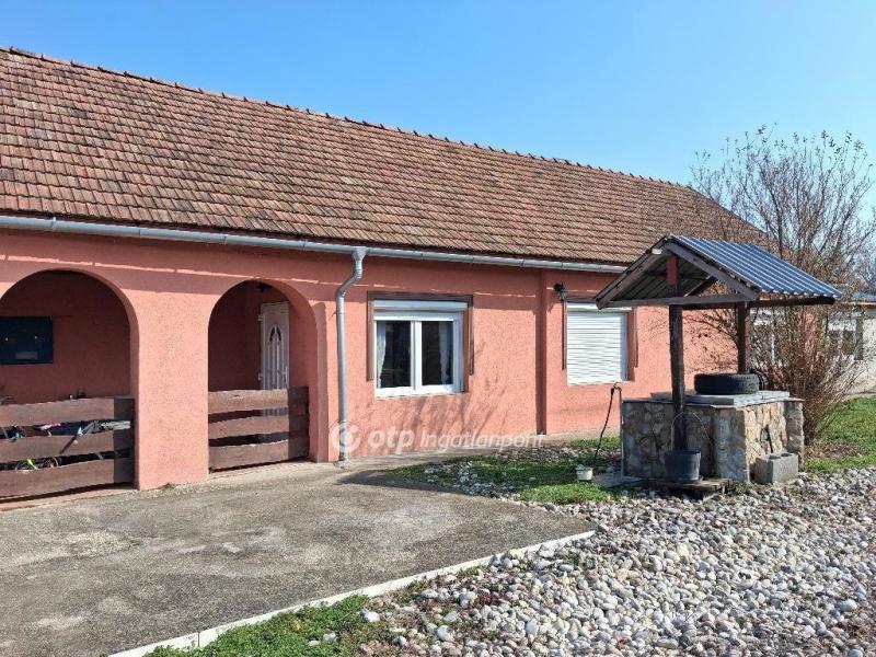 Eladó családi ház Doba