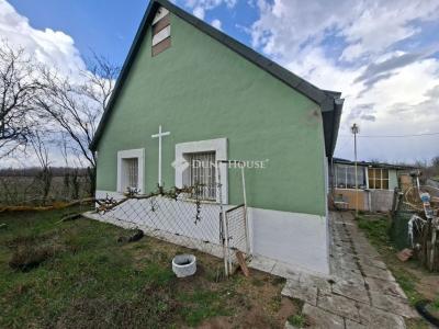 Eladó tanya Tápiószecső