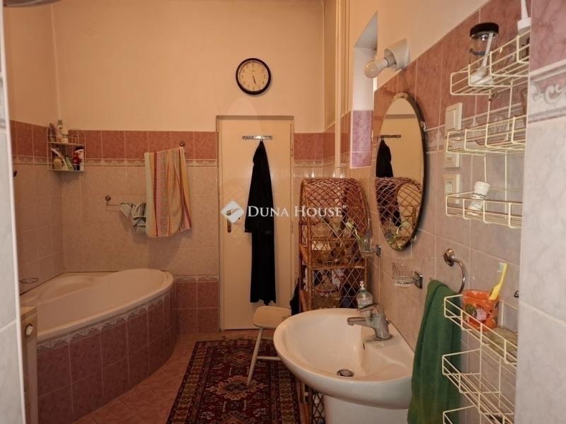Eladó családi ház Budapest